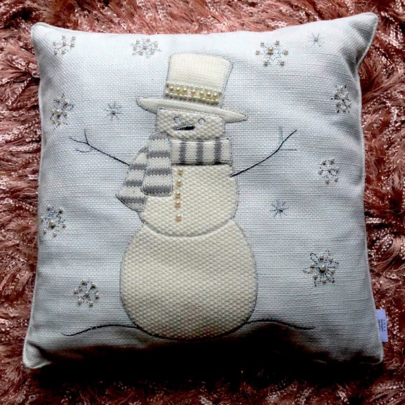 C & C CALIFORNIA HOME SNOWMAN WITHE PILLOW WITH PEARLS - Picture 2 of 7